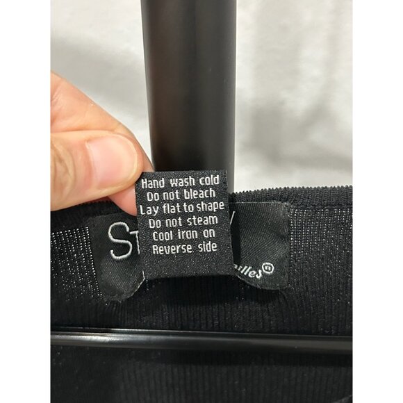 Studio V By Versailles Black Knit Top Neck Detail Sz XL - Picture 7 of 8